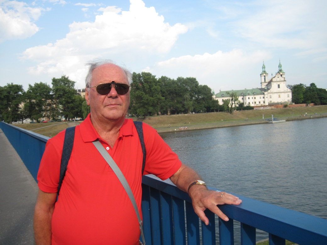 70-Cracovia-Mio marito sul ponte del fiume Vistola